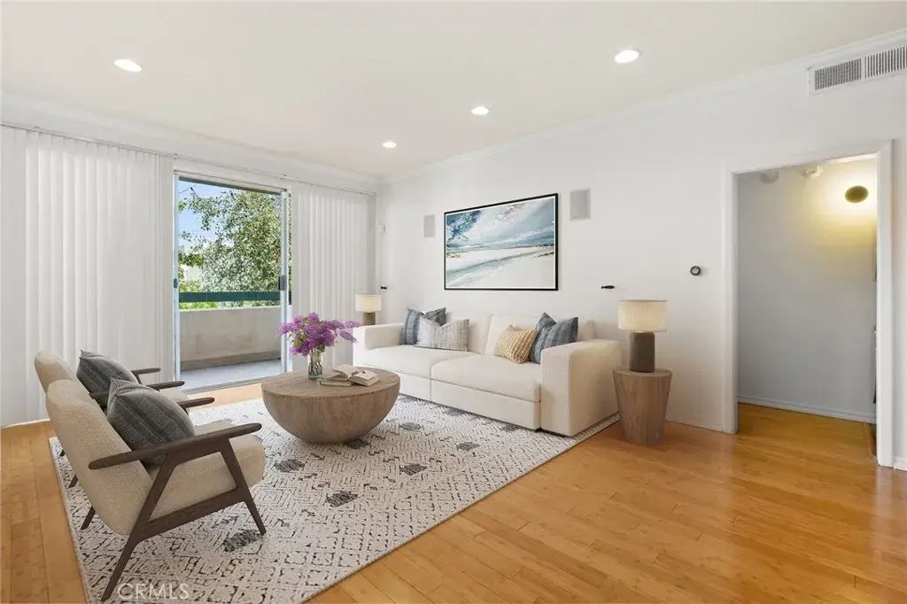 11225 Peach Grove 203, North Hollywood