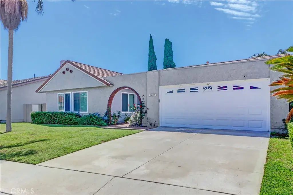 8884 Thames River, Fountain Valley