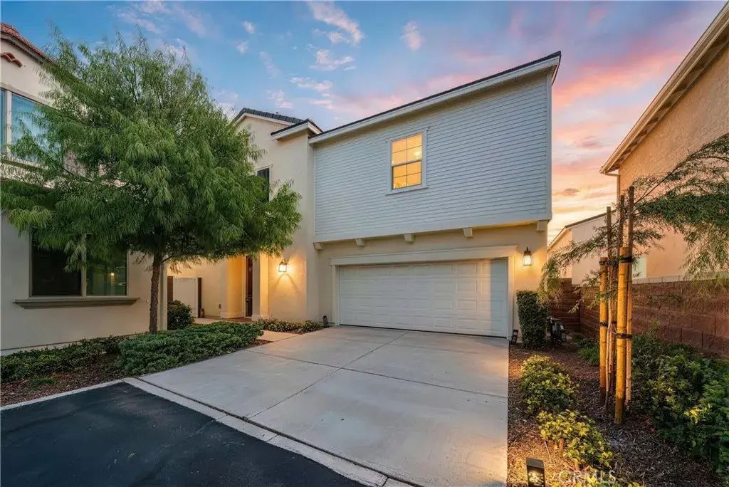 16405 Globetrotter, Chino