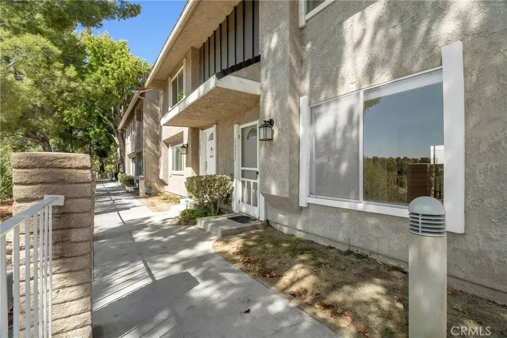 26853 Avenida Terraza, Saugus