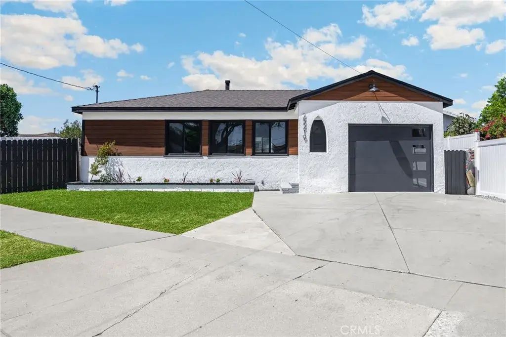 25219 Ebony, Lomita
