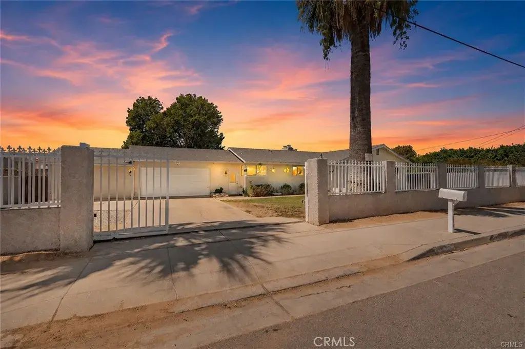 5919 Hudson, Riverside