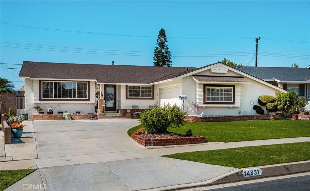 14831 Barnwall, La Mirada