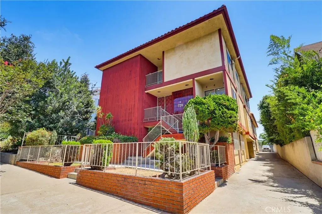 728 E Kensington Road, Los Angeles