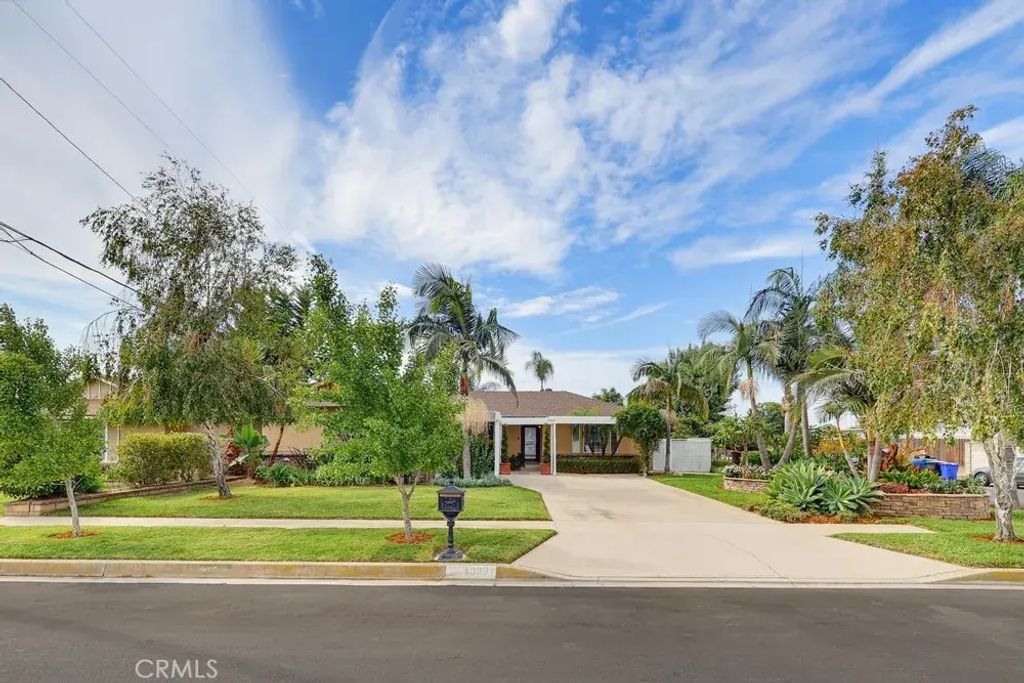 4009 Locust Street, Chino