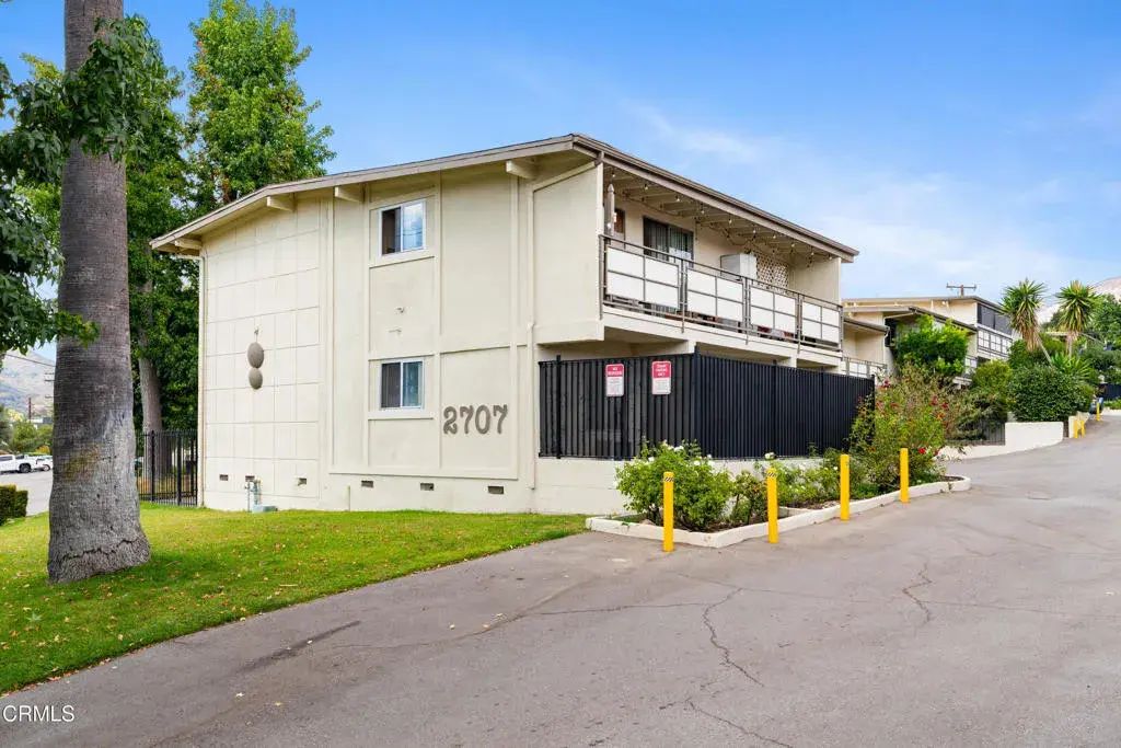 2707 Montrose Avenue 3, Montrose