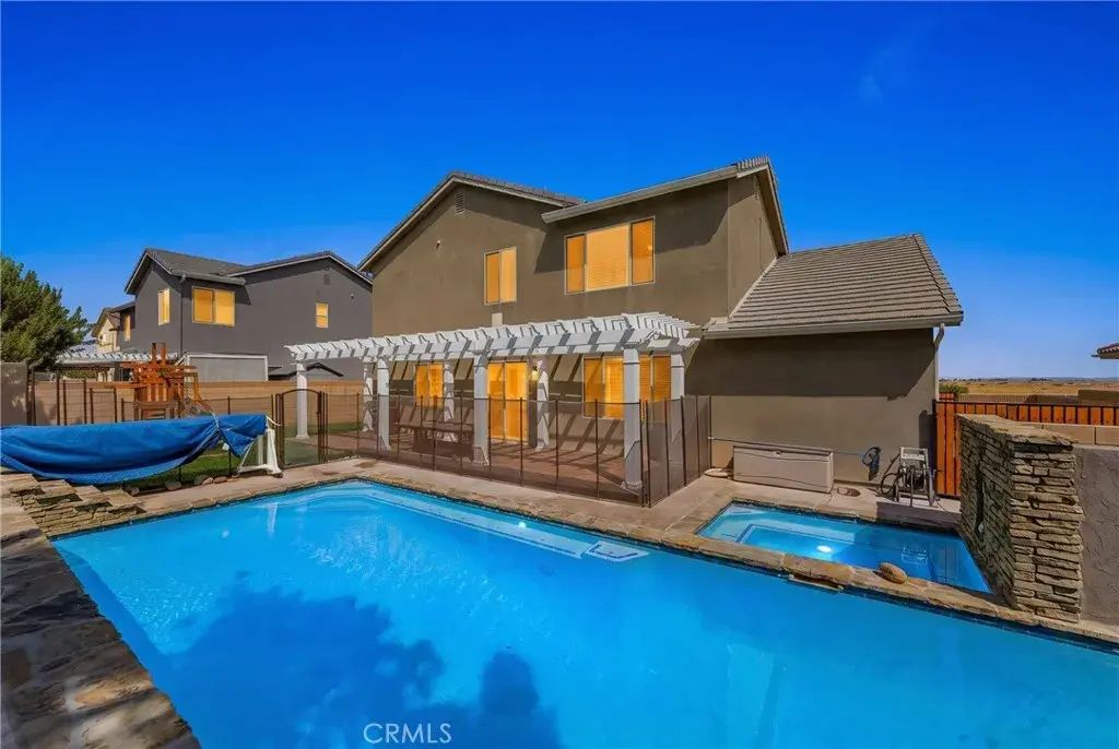 3752 W Newgrove, Lancaster