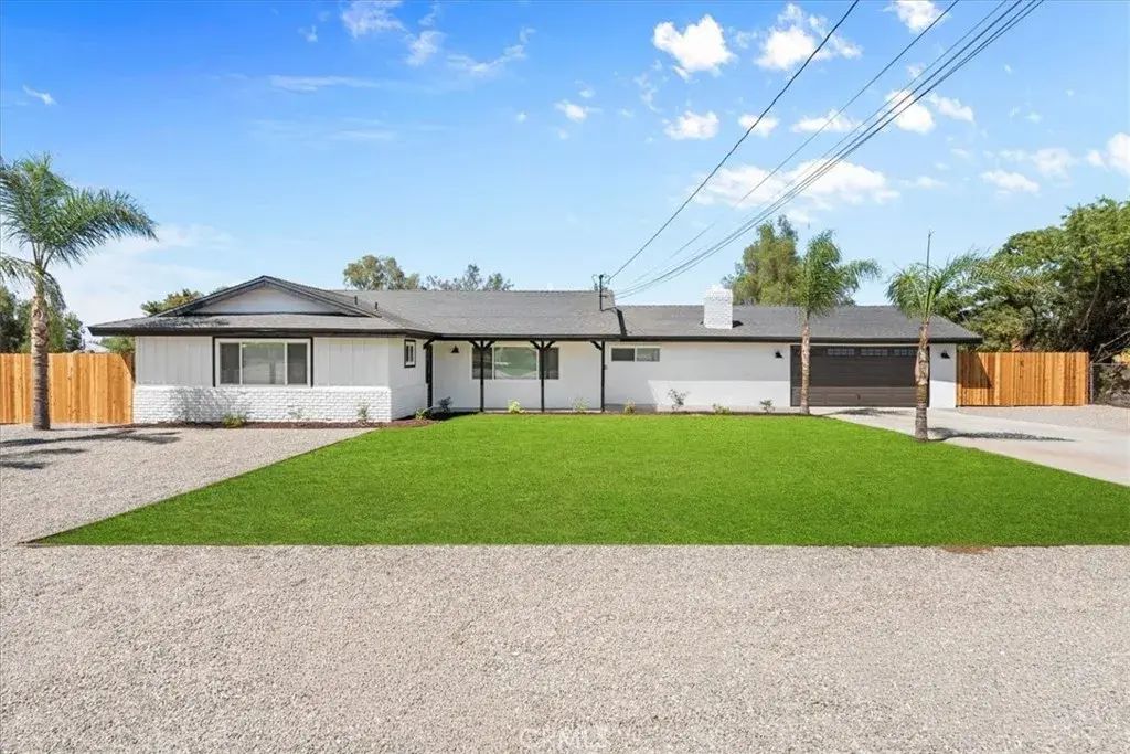 18660 Gentian, Riverside