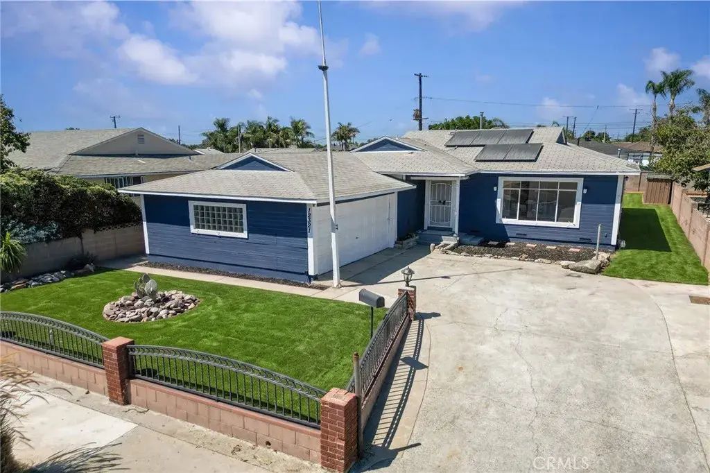 12321 Kayreid, Whittier