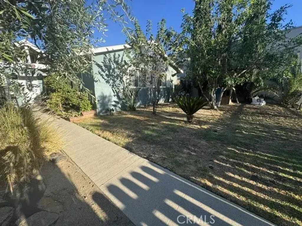 11116 Woodley, Granada Hills