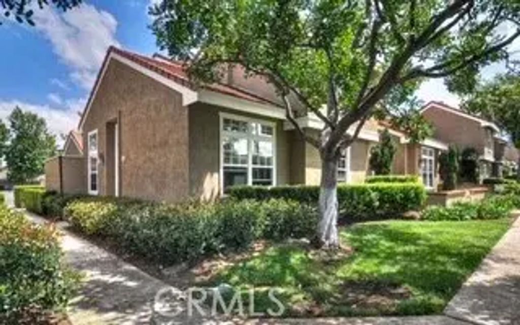 63 Dartmouth, Irvine