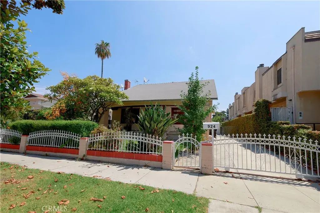 924 N Stoneman, Alhambra