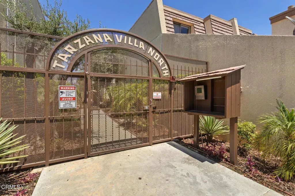 18409 Collins Street F, Los Angeles