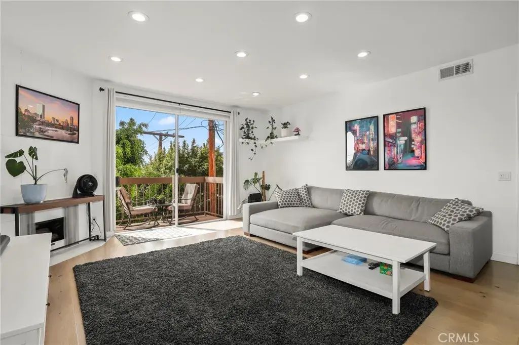2263 Fox Hills Drive 203, Los Angeles
