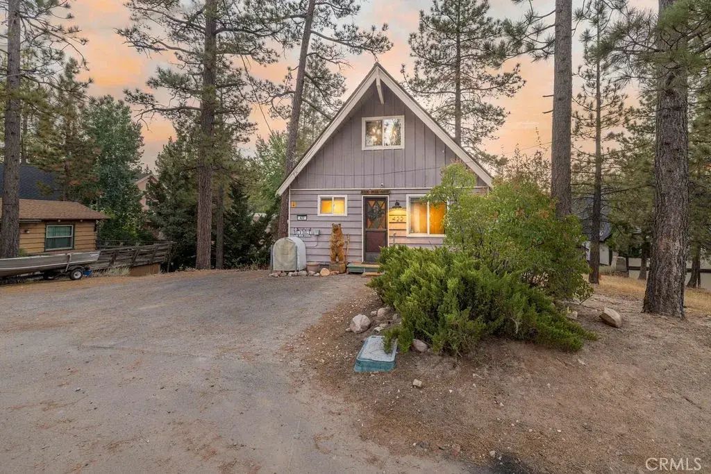 422 Dixie Lane, Big Bear Lake