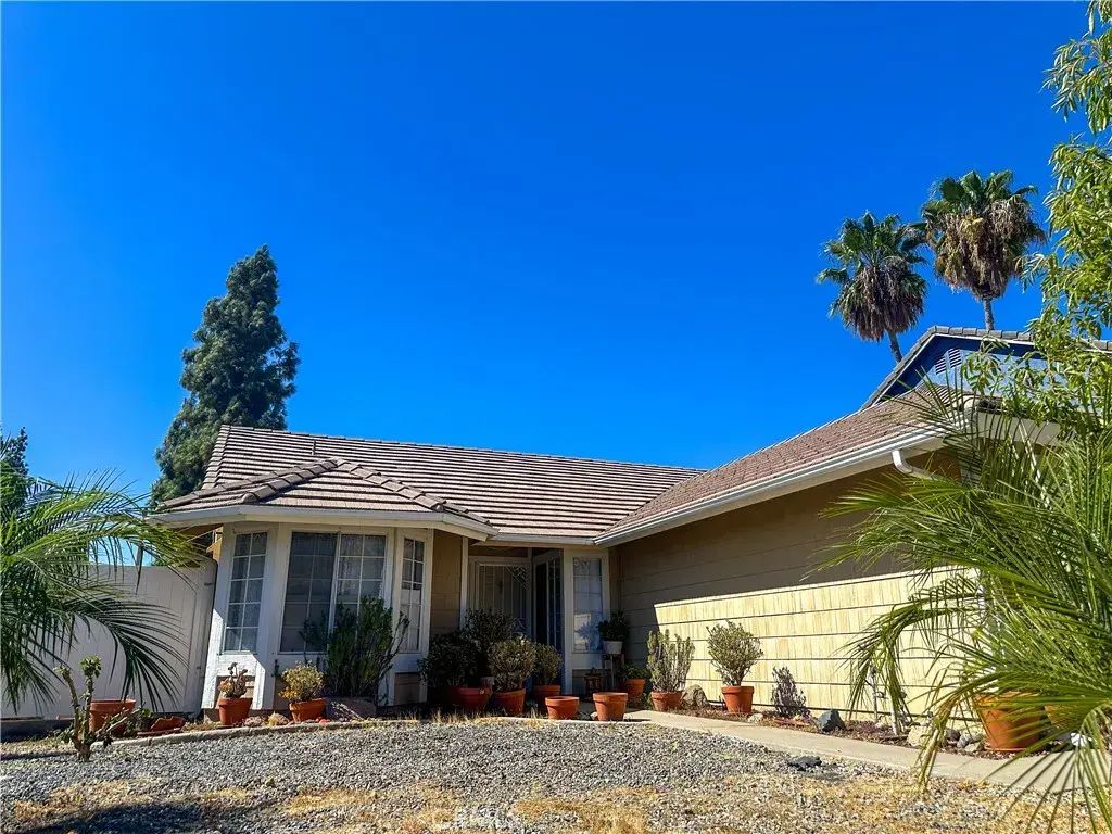 41181 Mountain Pride Drive, Murrieta