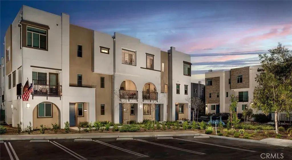 1561 W Vista Way, San Pedro