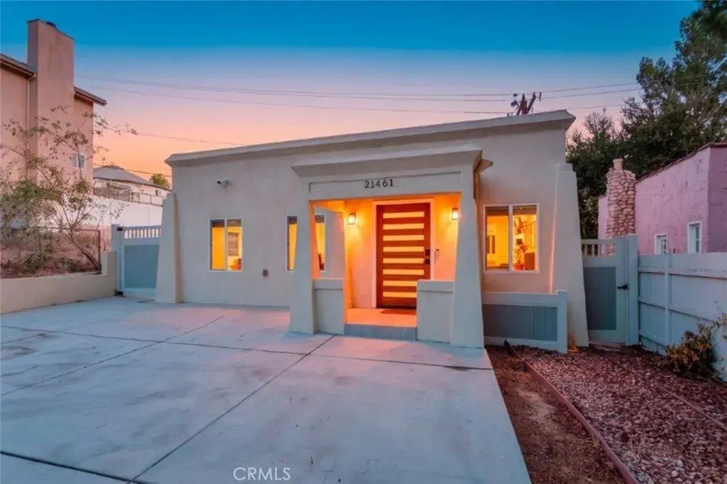 21461 Mayan Drive, Chatsworth