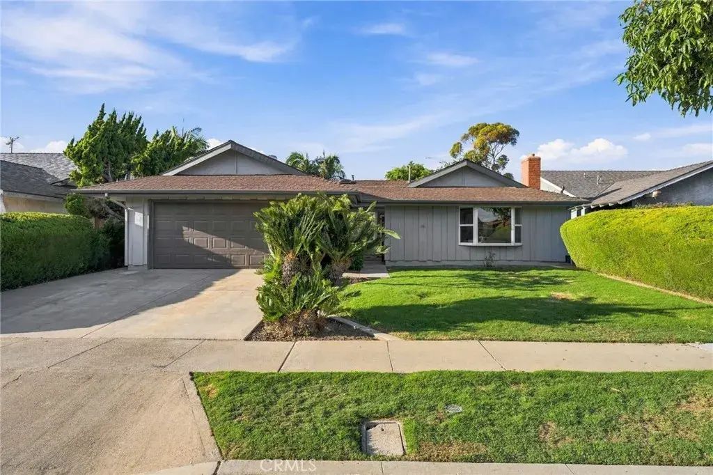 970 Cheyenne, Costa Mesa