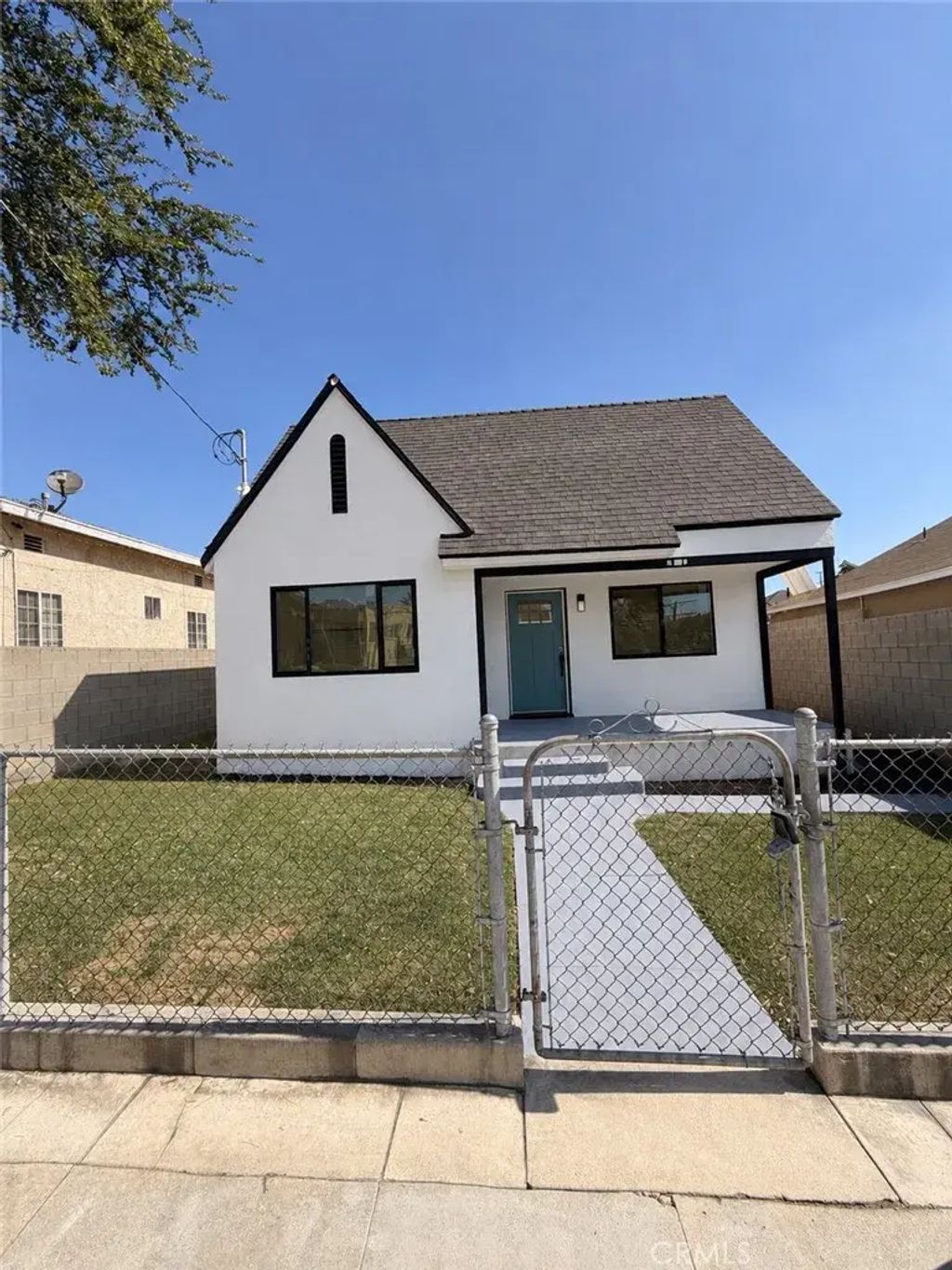 3081 Guirado, Los Angeles