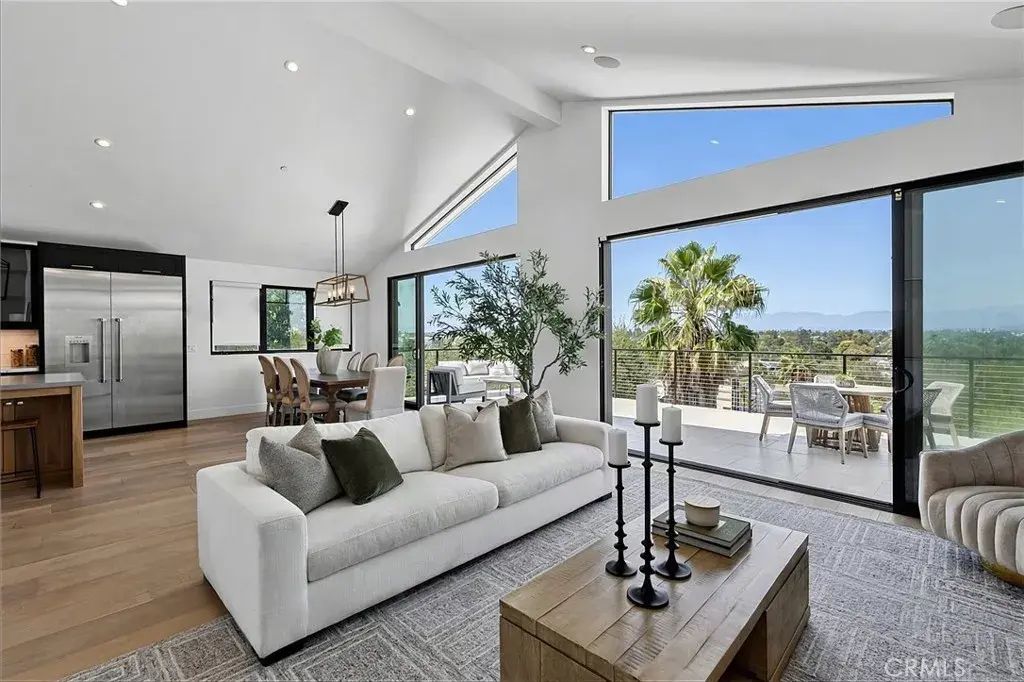 11553 Sunshine Terrace, Studio City