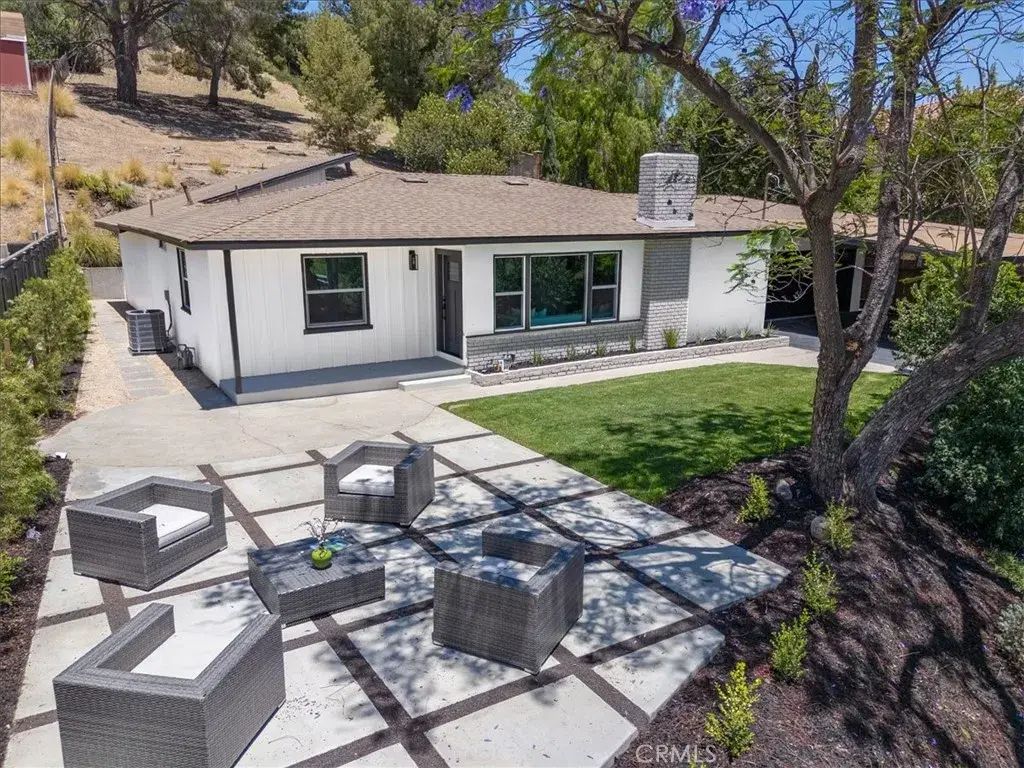 10553 Mcbroom Street, Sunland