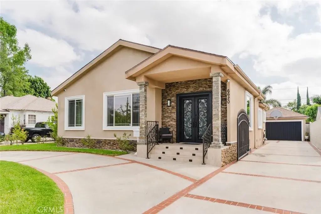 6620 Costello Avenue, Van Nuys