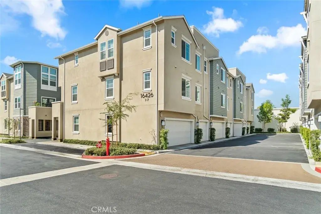 16426 Whittier 3, Whittier