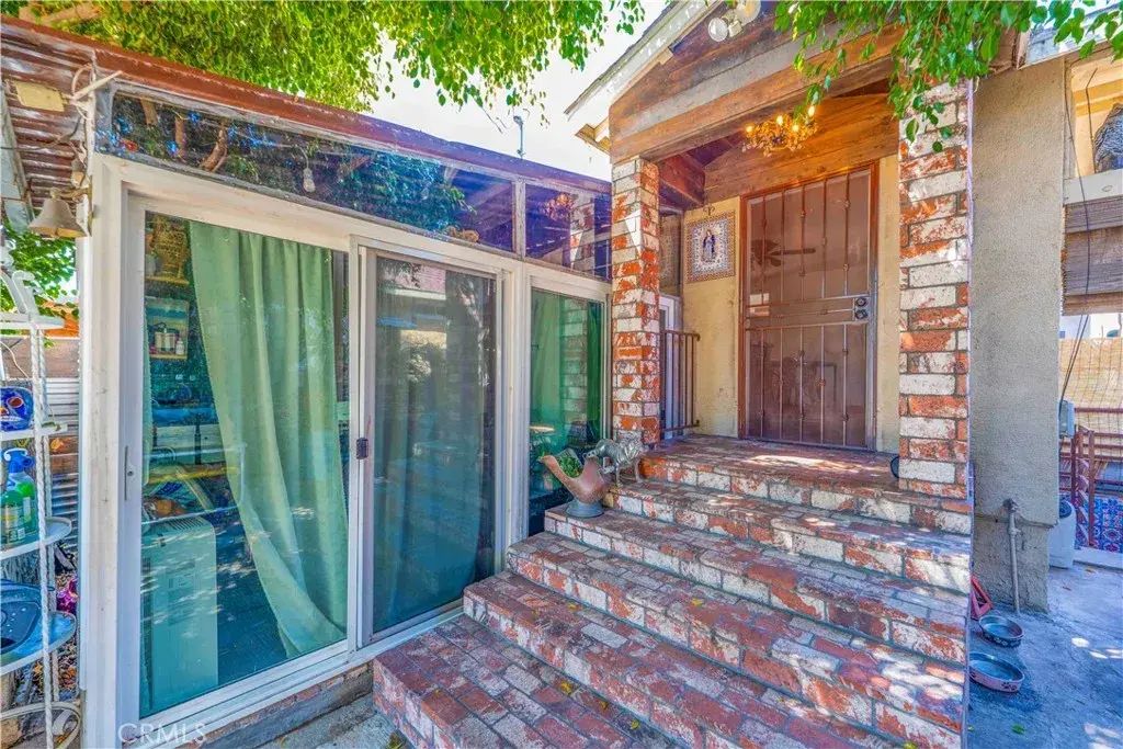 307 N Kern Avenue, East Los Angeles