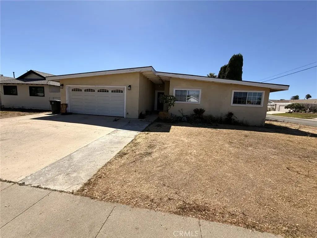 15621 Pacific Street, Tustin