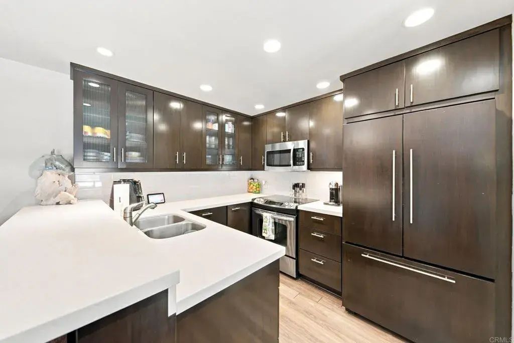 9126 Marina Pacifica Drive North, Long Beach