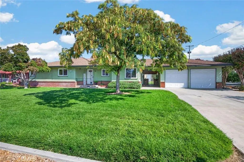 75 W Sierra, Clovis