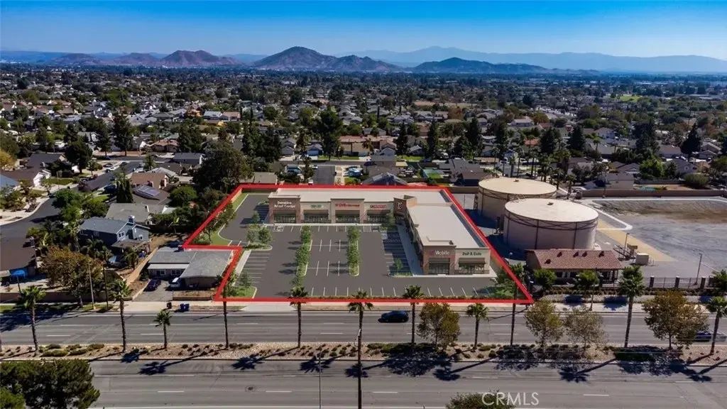 16227 Baseline, Fontana