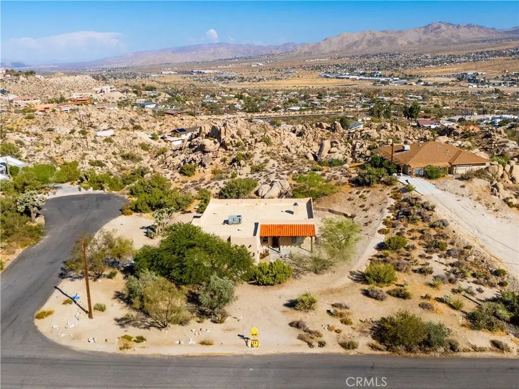 6231 Mirlo, Yucca Valley