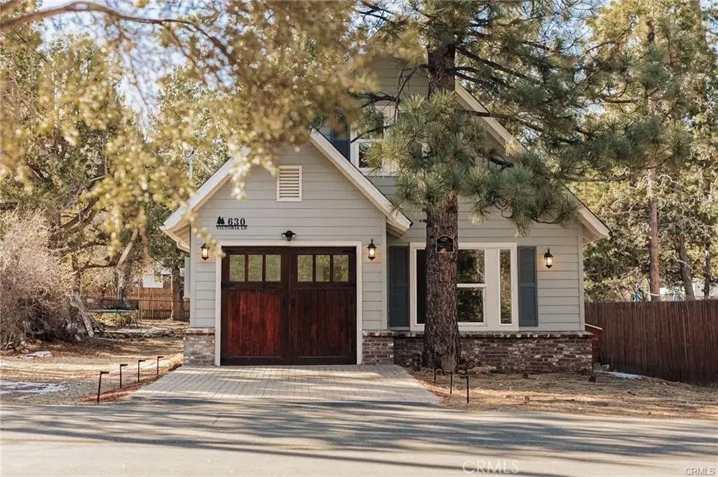 630 Victoria, Sugarloaf