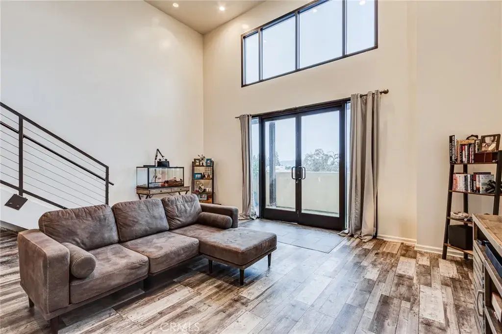 101 W Mission 327, Pomona