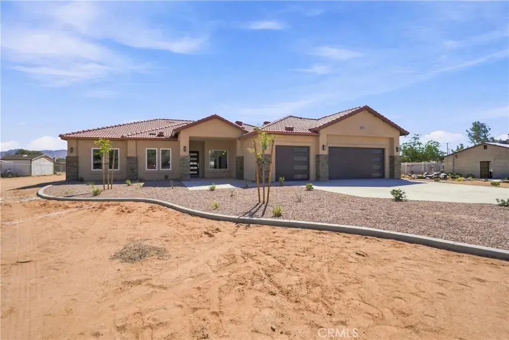 16055 Winnebago, Apple Valley