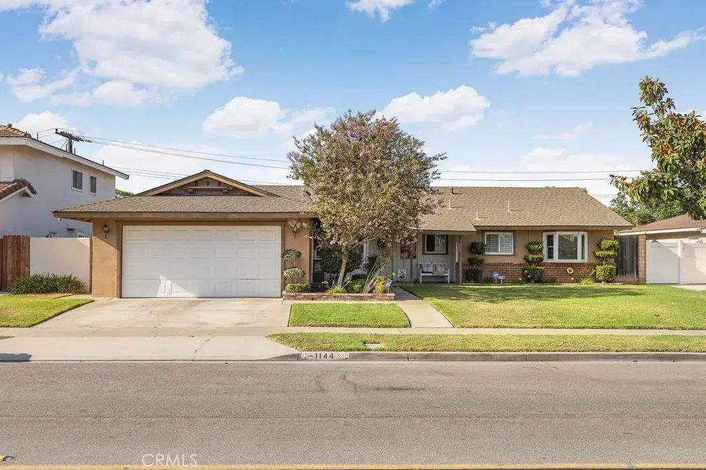 1144 El Camino Dr, Costa Mesa