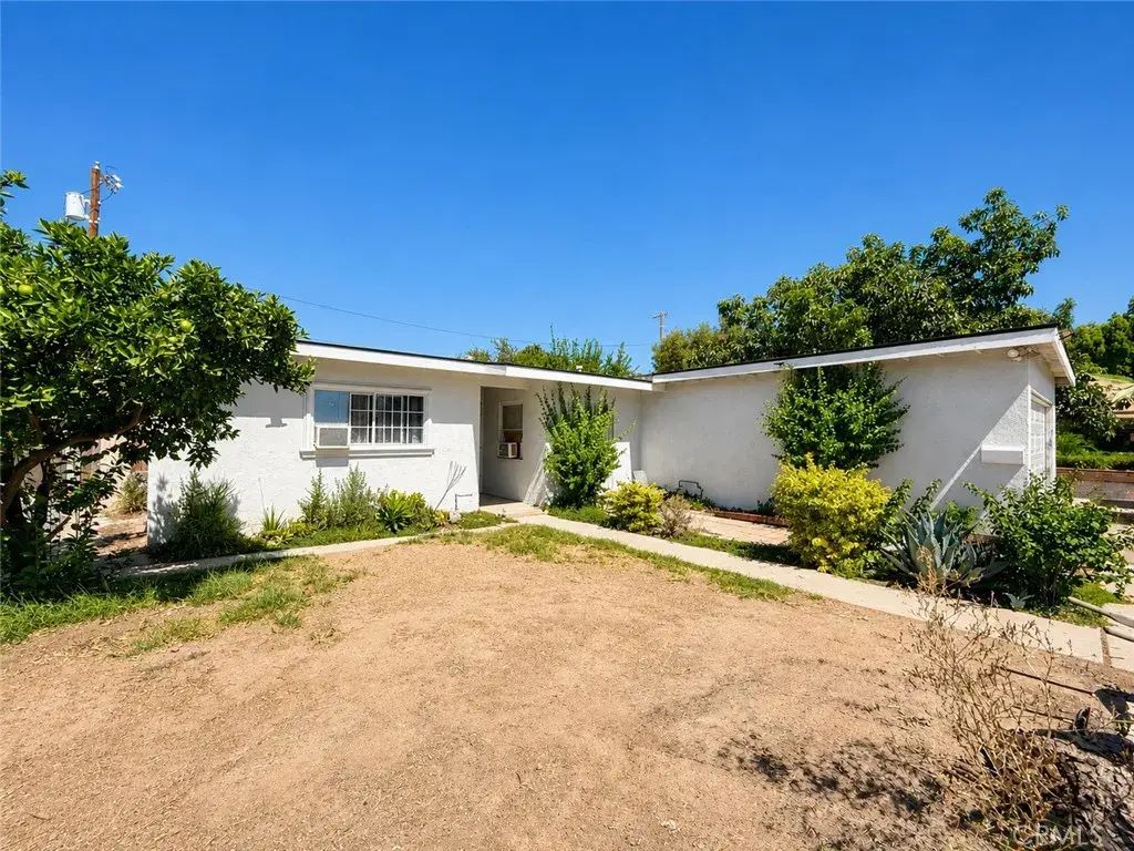 14937 Oswald, Los Angeles