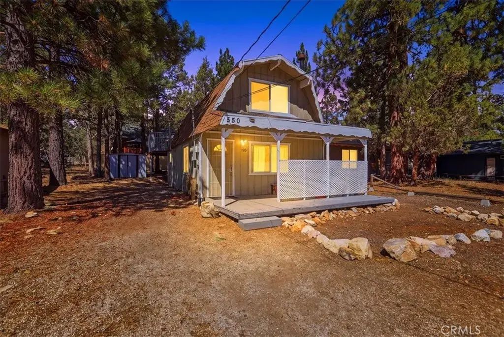 550 Pine Lane, Sugarloaf