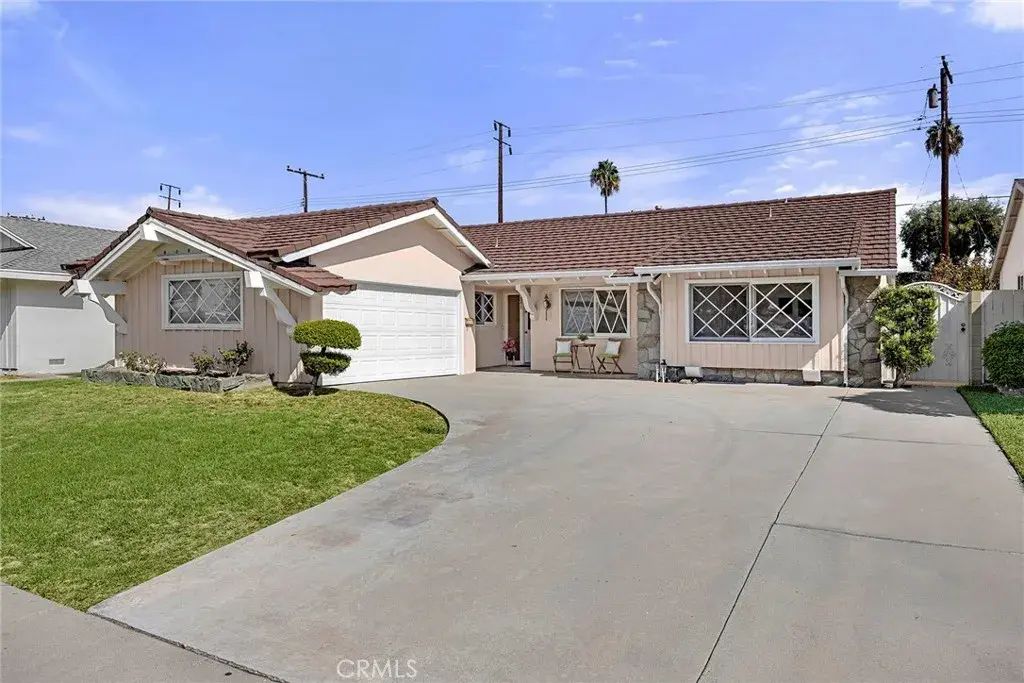 341 E Parkwood Ave, La Habra