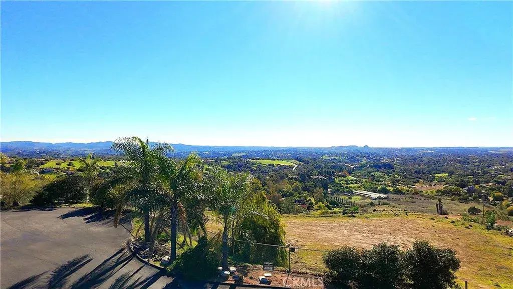 1387 Las Vistas, Fallbrook