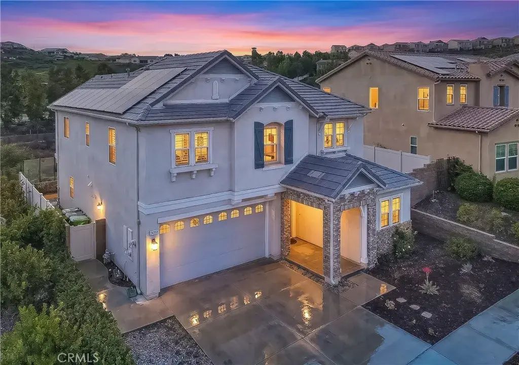 24655 Acadia, Corona