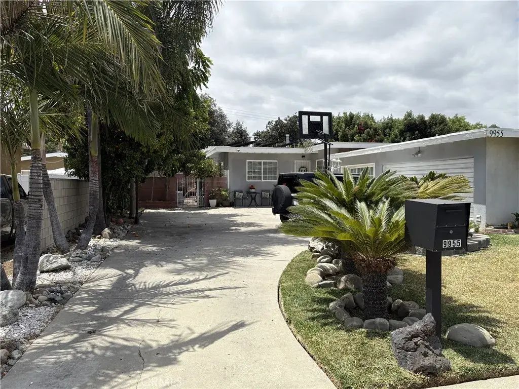 9955 Parkinson, Whittier