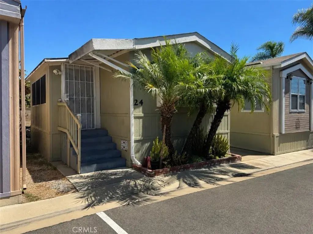 17820 Lakewood 24, Bellflower