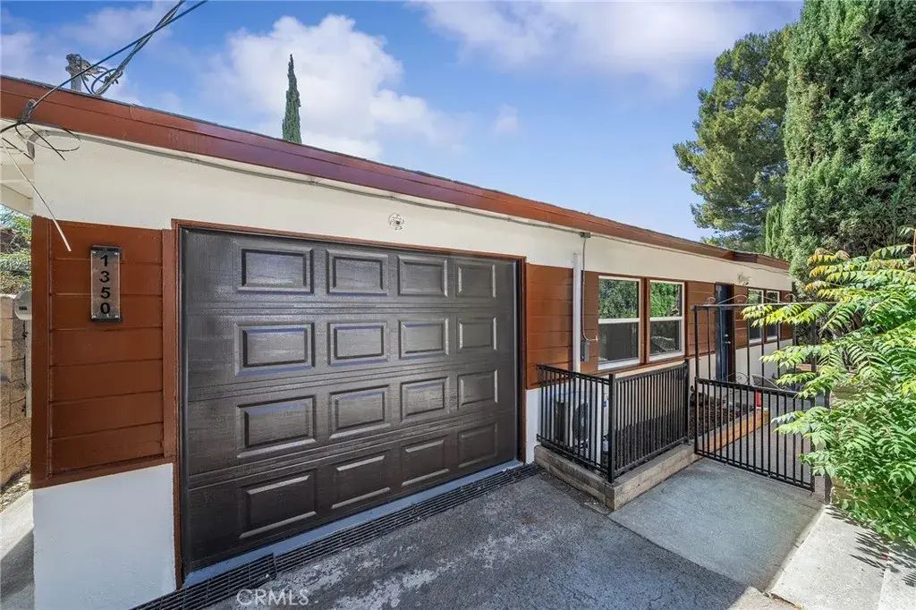 1350 East Hillcrest Drive, Thousand Oaks