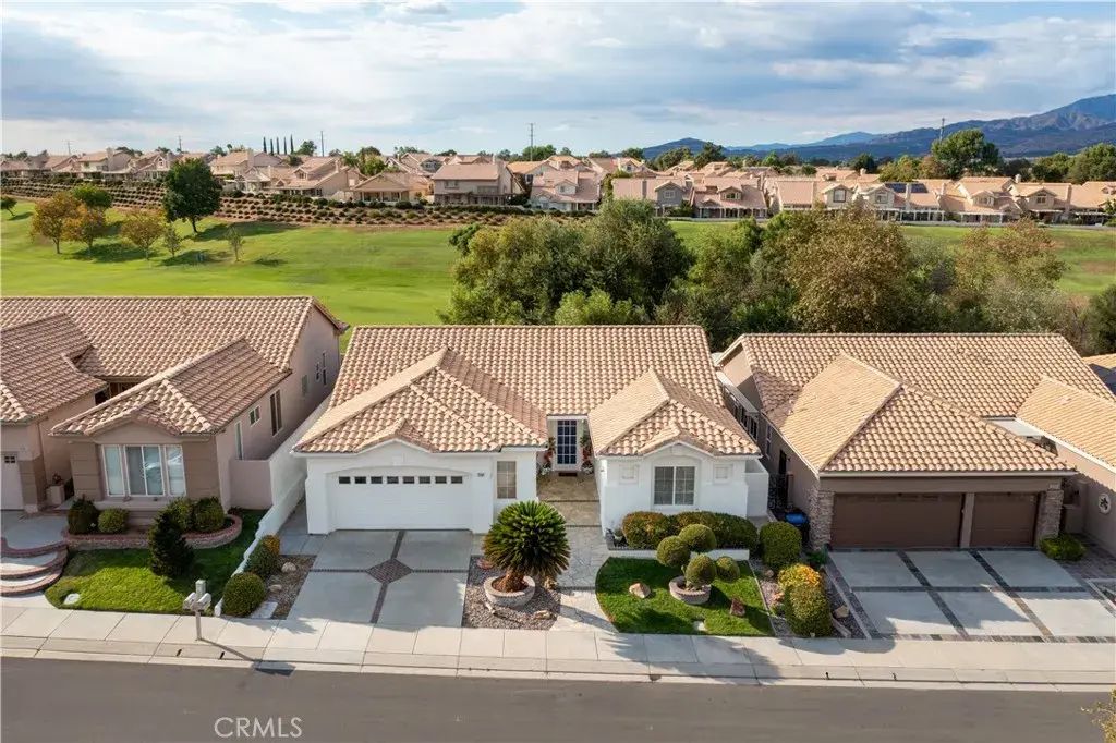 4974 Singing Hills, Banning