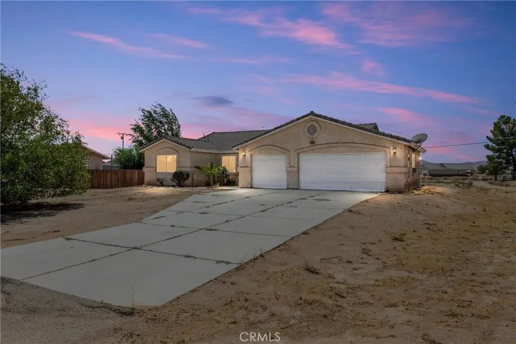 20989 South Road, Apple Valley