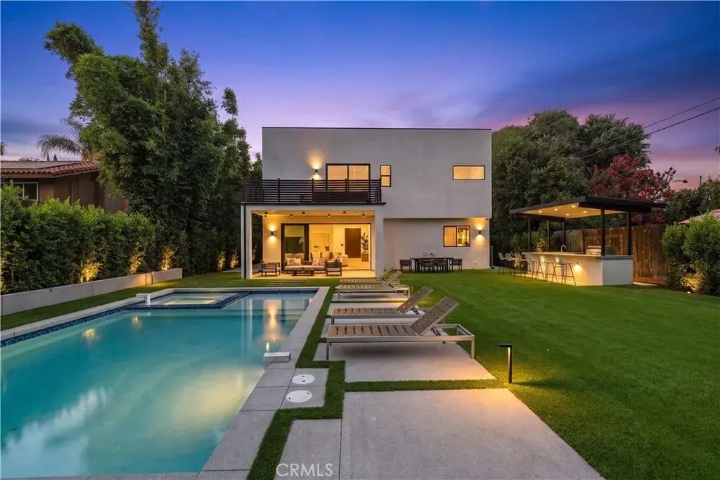 22816 Erwin, Los Angeles