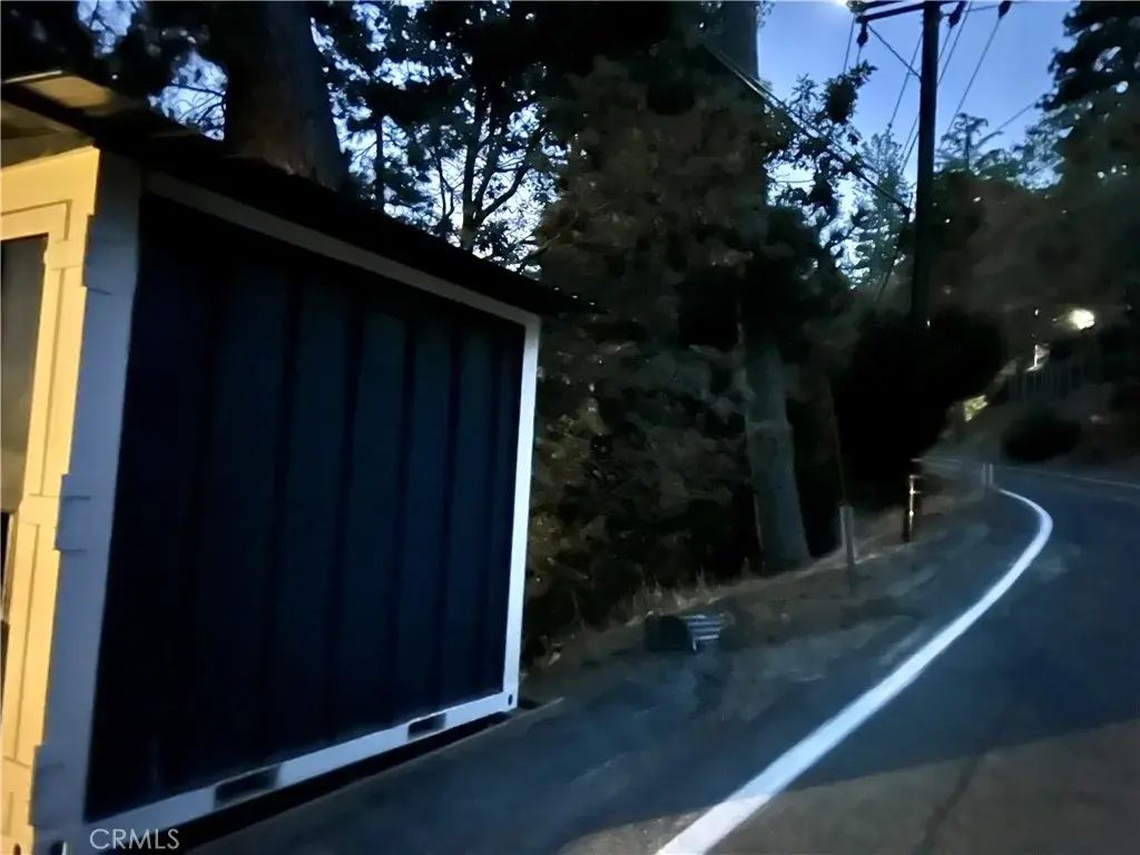 Acacia, Crestline